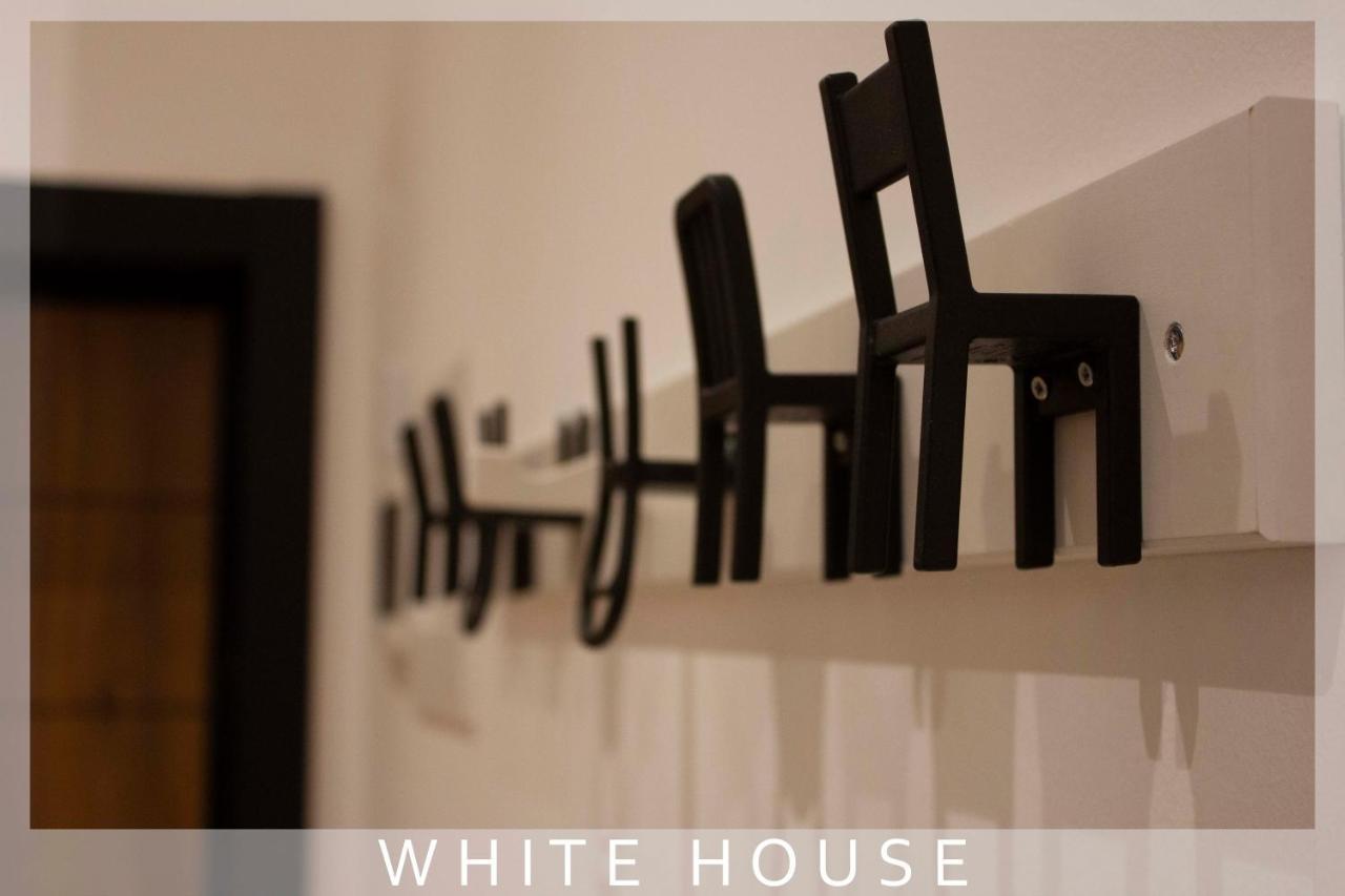 White House Villa *